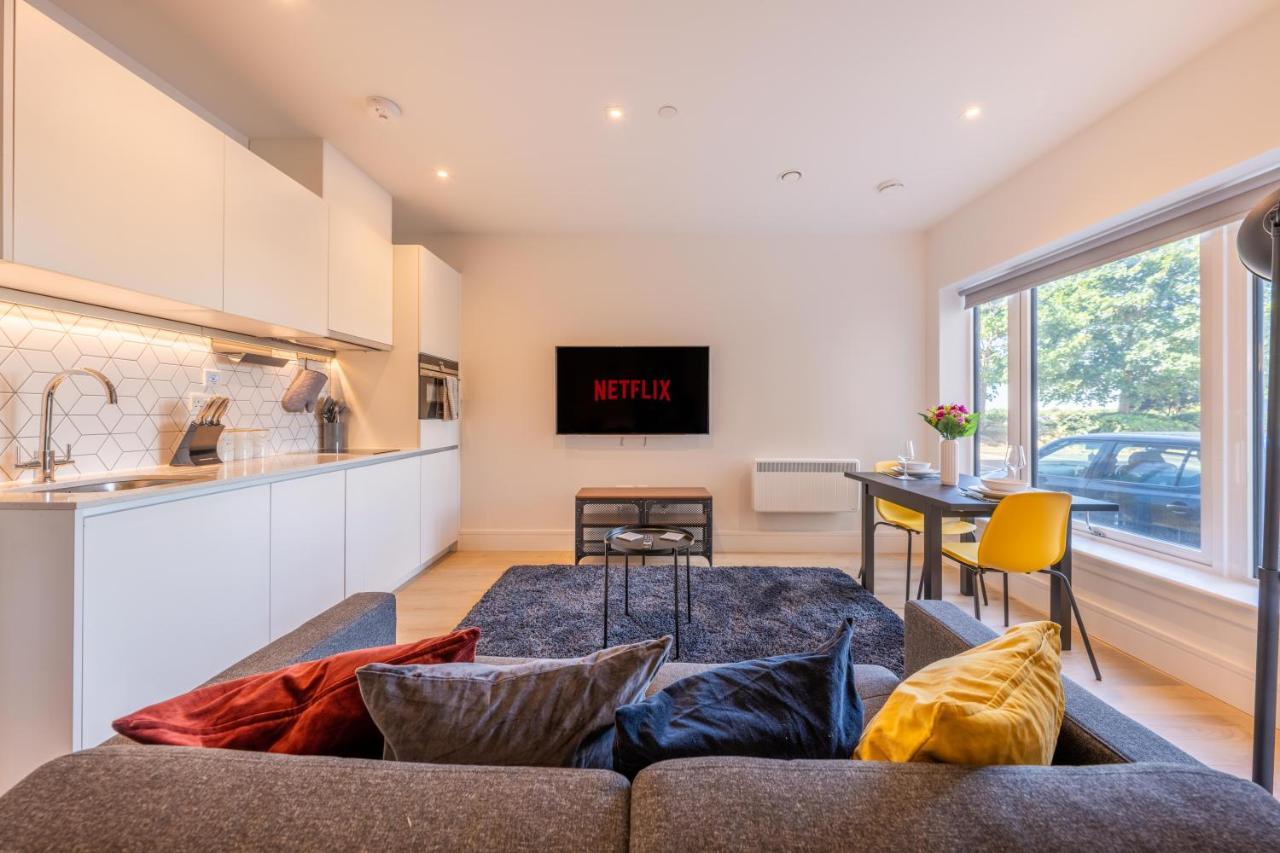 Cozy Apartments - Free Wifi And Parking Onsite Feltham Ngoại thất bức ảnh