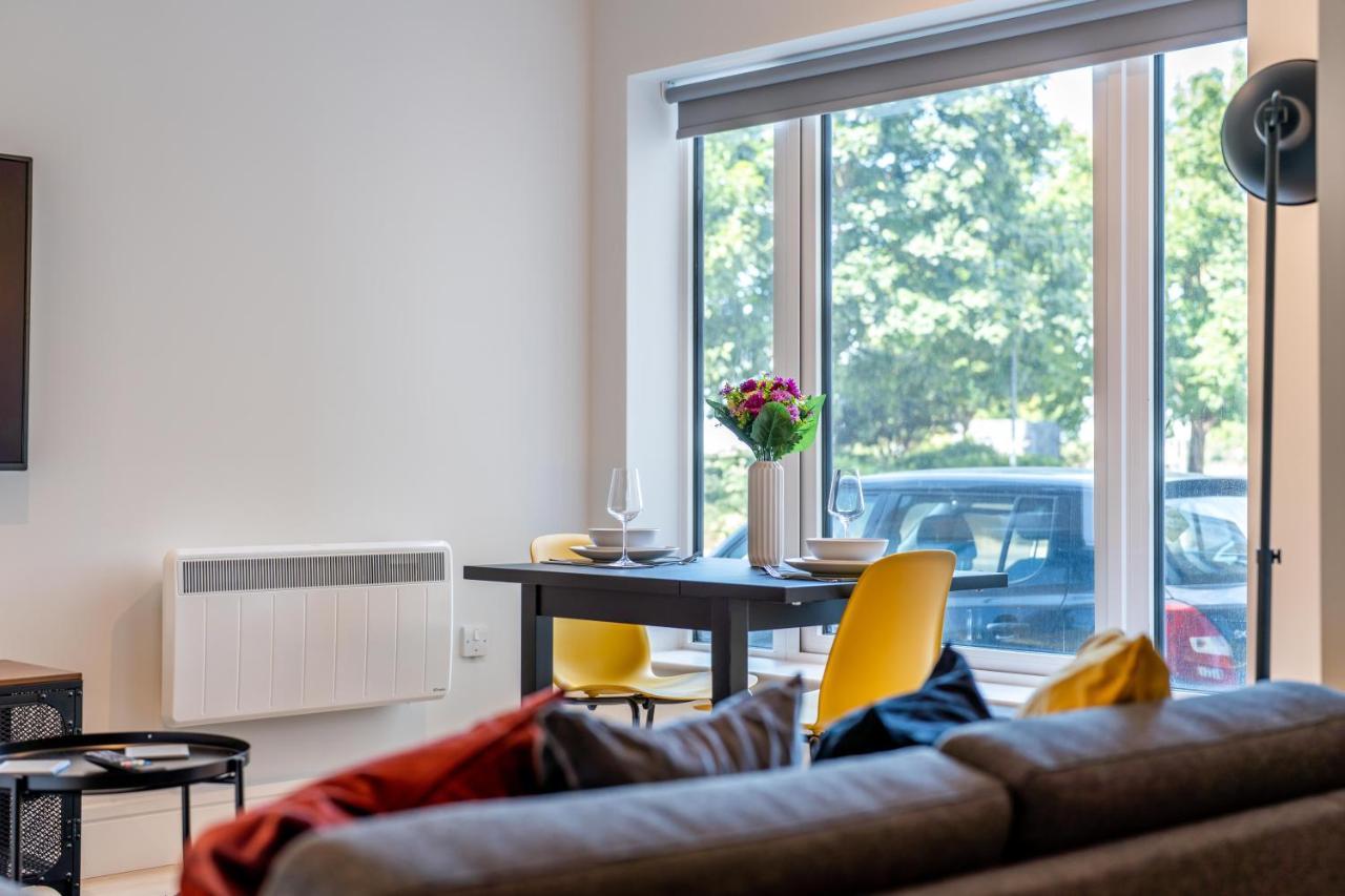 Cozy Apartments - Free Wifi And Parking Onsite Feltham Ngoại thất bức ảnh