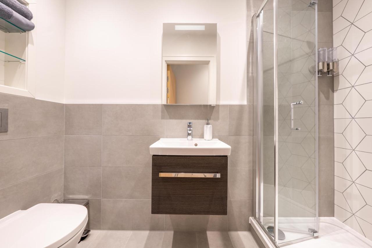 Cozy Apartments - Free Wifi And Parking Onsite Feltham Ngoại thất bức ảnh